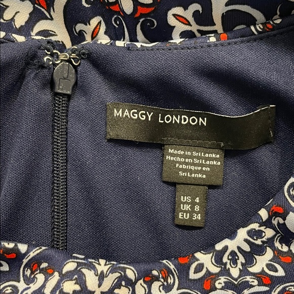 Stunning Floral Dress - Picture 5 of 6